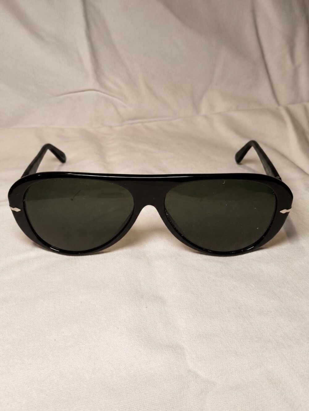 Persol PO3260S Black Pilot Sunglasses 95/31 Green Lens + Case